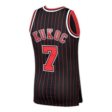 Load image into Gallery viewer, 7 - Men&#39;s Mitchell &amp; Ness Toni Kukoc Black Chicago Bulls 1995-96 Hardwood Classics Swingman Jersey - Black