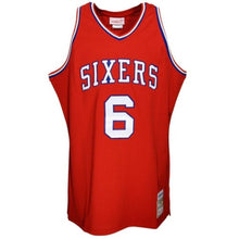 Load image into Gallery viewer, 6 - Mitchell &amp; Ness Philadelphia 76ers Julius Erving Red Hardwood Classics Authentic Throwback Basketball Jersey - Red