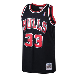 33 - Men's Mitchell & Ness Scottie Pippen Black Chicago Bulls 1997-98 Hardwood Classics Swingman Jersey - Black